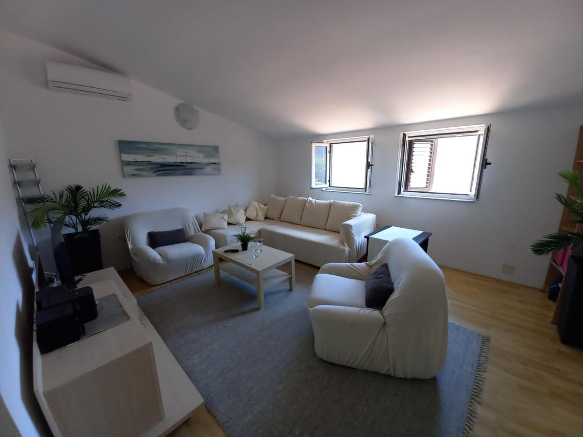 Apartman Marina Sa Parkingom Jelsa  Exterior photo